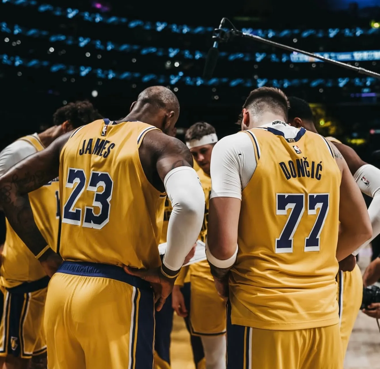 包含NBA西部聯盟更新：黃蜂再次擊敗湖人的词条