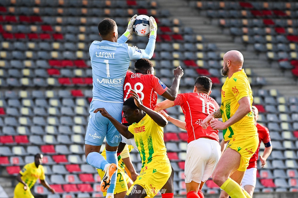 南特客场击败尼姆,取得联赛胜利! 南特客场击败尼姆,取得联赛胜利!