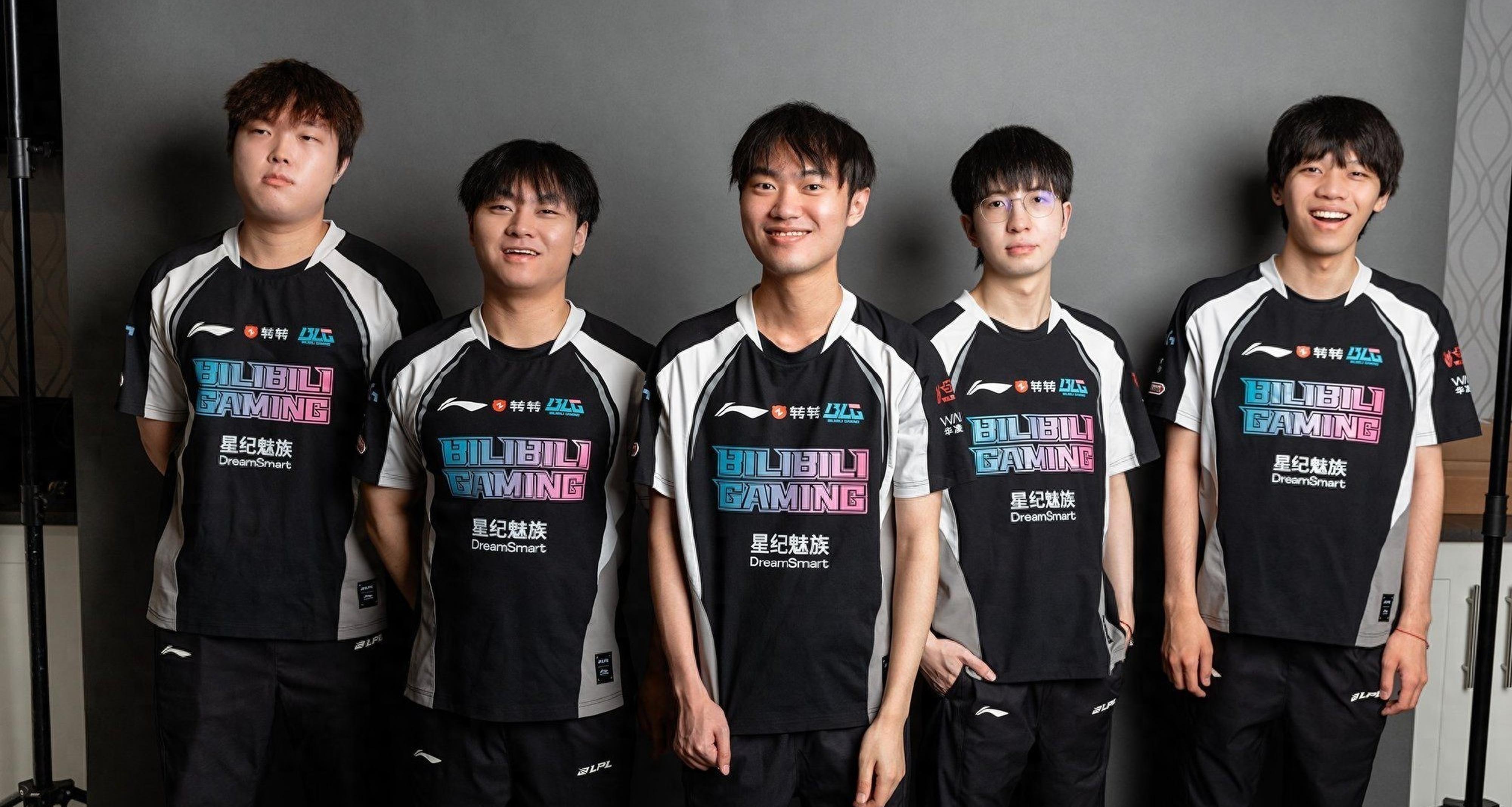 关于GEN绝杀CLG，Crisp关键团战开团秒人顶尖较量小组赛，锁定晋级资格的信息