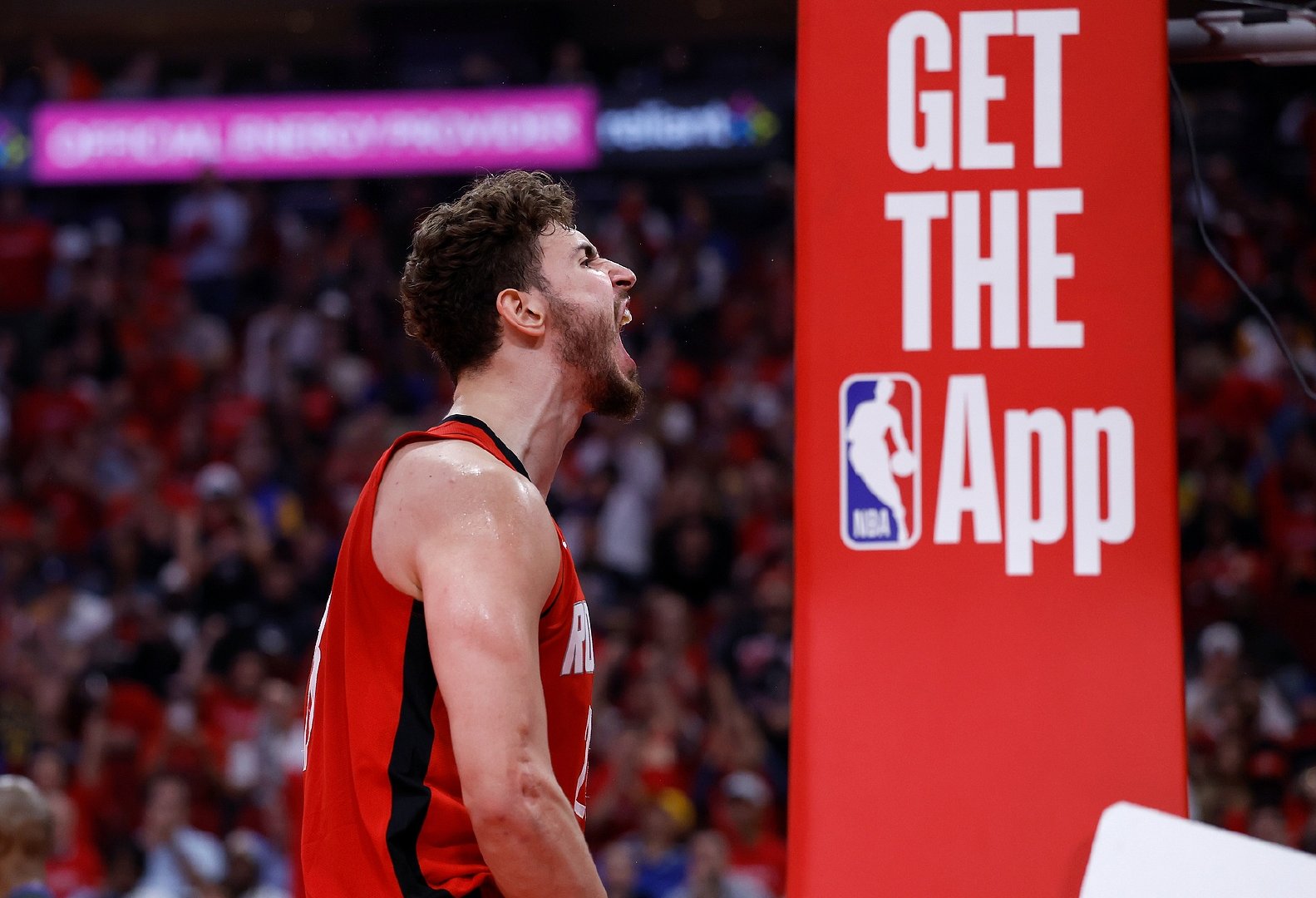 开云平台-火箭队战胜猛龙队，将系列赛拖入抢七的简单介绍