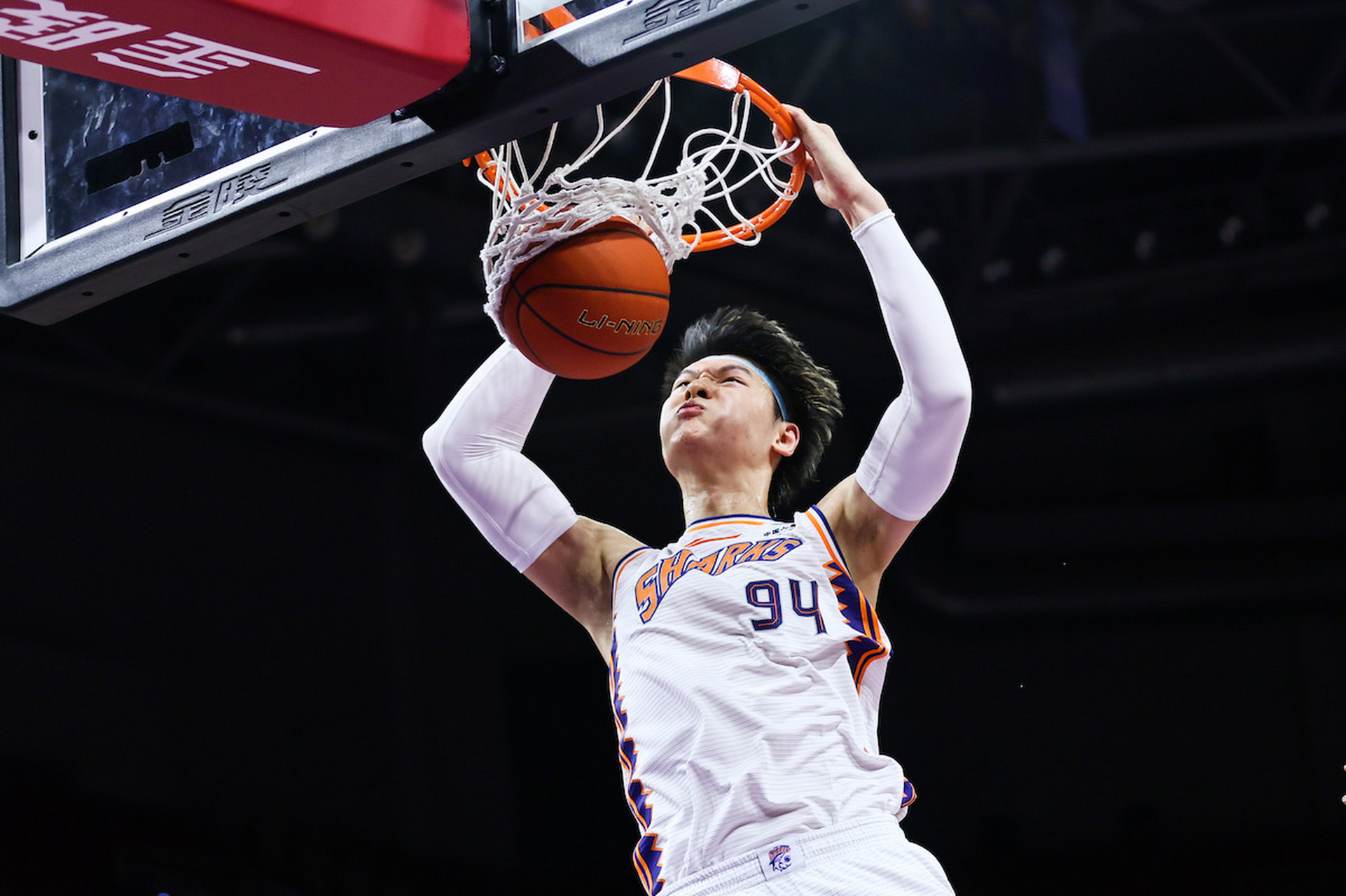 开云下载-关于猛龙鏖战雷霆，王哲林状态火热的信息